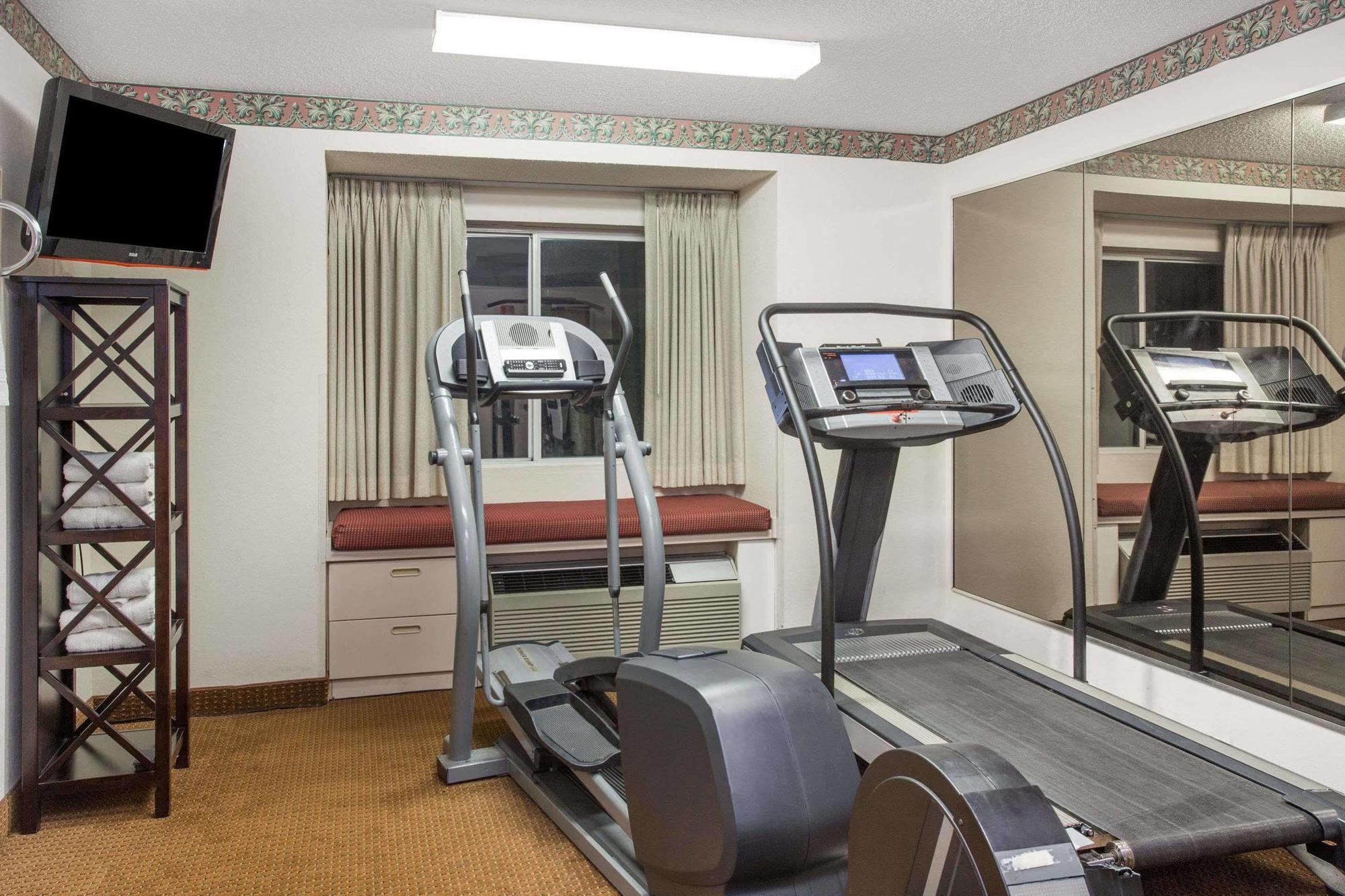 Microtel Inn & Suites By Wyndham Tifton Ngoại thất bức ảnh
